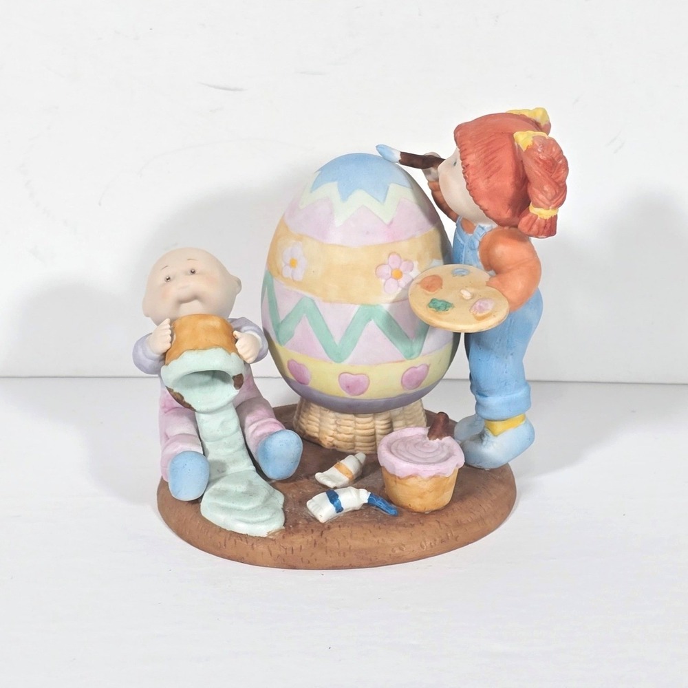 Cabbage Patch Kids Easter Artists Figurine 1985 Xavier Roberts Pastel Egg Small